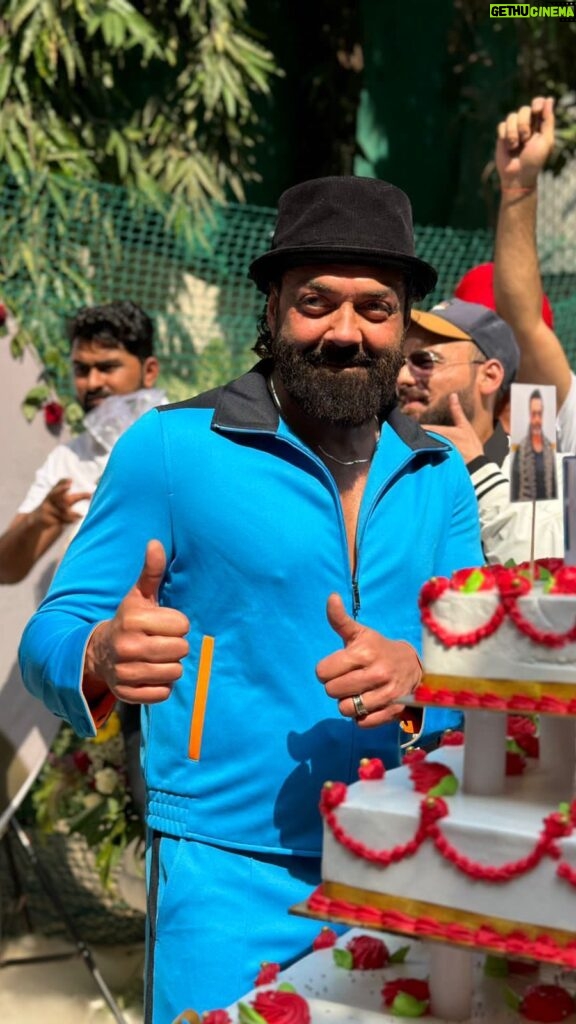 Bobby Deol Instagram - As I celebrate another year, I’m filled with gratitude for the love and support that you all have given me throughout this beautiful journey❤️🙏✨