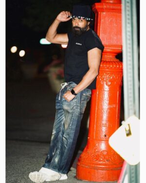 Bobby Deol Instagram - Happy Holidays ❤️
📸 #dharamdeol