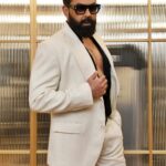Bobby Deol Instagram - Special Night 🖤💫 Outfit by : @ashishnsoniofficial @nashishsoni Styled by : @taniadeol Make-up by : @makeup_sidd Hair styled by : @Aalimhakim @shahrukhmohd786 📸 : @pramodrthakur007