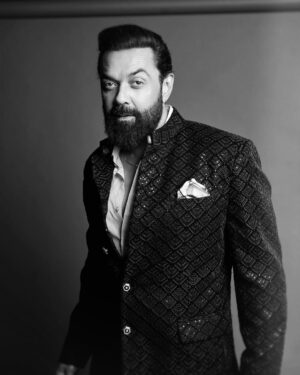 Bobby Deol Instagram - Marlene Mom, this one’s for you!❤️. Unconditional love to all my fans, thank you for everything 🙏🏻✨

Outfit : @raghavendra.rathore 
📸: @simrangill_photography 
@zeecineawards