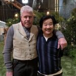 Bobby Lee Instagram - The last of week of @splittinguptogether Papa is working with legend @perlmutations @msjennafischer @theoliverhudson @lindsayjprice @oliviakeville @vanrcrosby