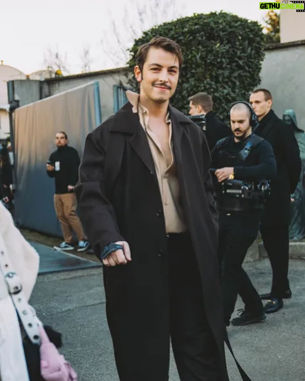 Boran Kuzum Instagram - As an actor, over the years fashion has been a big part of my work. I love creating scrapbooks from fashion shoots when I’m working on a new character. The mood, the feeling of the clothes, the way you put them together always helped me to go deeper in the character. Other day, I was lucky enough to see @sabatods ‘s first Gucci Men’s show in Milan. Every piece was like a part of this beautiful puzzle of creativity. Congratulations to @sabatods and all the crew behind it. And thanks for having me on this special day. @gucci #GucciAncora #MFW #reklam Milan, Italy