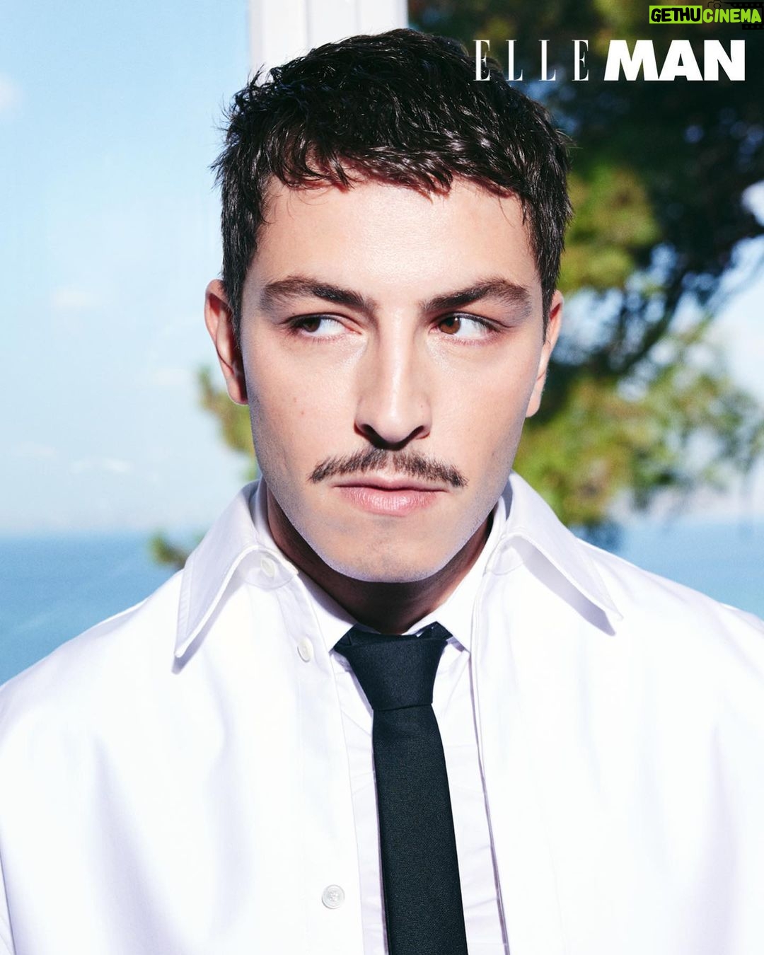 Boran Kuzum Instagram - ELLE MAN november ‘23 @elleturkiye Editor-in-Chief: @meldanar13 Photography: @karademirburcu Interview: @serligazer Styling: @asilasli Hair: @mustafa_akguul MUA: @aslibilge