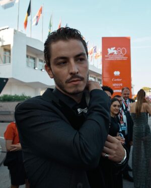 Boran Kuzum Instagram - we keep celebrating cinema and art at 80th Venice International Film Festival
@kein 
Wearing @giorgioarmani and @cartier archive brooch from 1937 

@kein @canuzuner @serendal 
Photography by @iamalanmarty @kazimgunyar 
Special thanks to  @begsaruhan @iugeenio @tanboy.me @sinemgurleyuk @yozbudun @zumrutburul 
Styling by @yasemineke 

#reklam