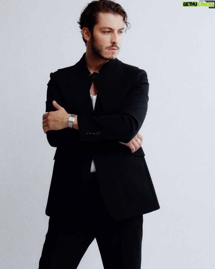 Boran Kuzum - 73.4K Likes - I am very honored and excited to share with you our new collaboration with Cartier. I am looking forward to pushing new limits with this brand's vision and improving the style together. @cartier
#reklam