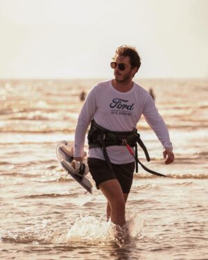 Boran Kuzum Instagram - KITE KITE KITE 🏄🏽‍♂️🌊
@fordturkiye @kiteacademy #GeleceğiBugündenYaşa #reklam