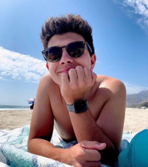 Bradley Steven Perry Instagram - Yeah I wanna go to the beach