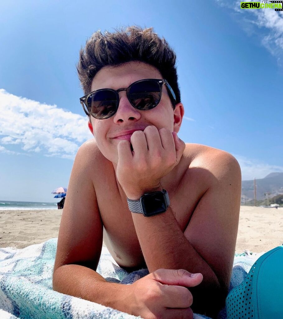 Bradley Steven Perry Instagram - Yeah I wanna go to the beach