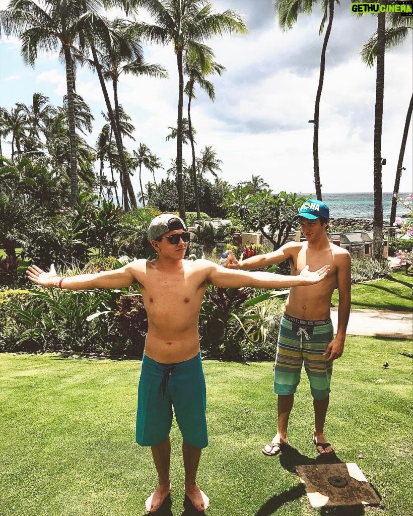 Bradley Steven Perry Instagram - What's worse, the sunburn, or the freezing sunscreen hitting your body? The worlds greatest debate. Kapolei, Hawaii