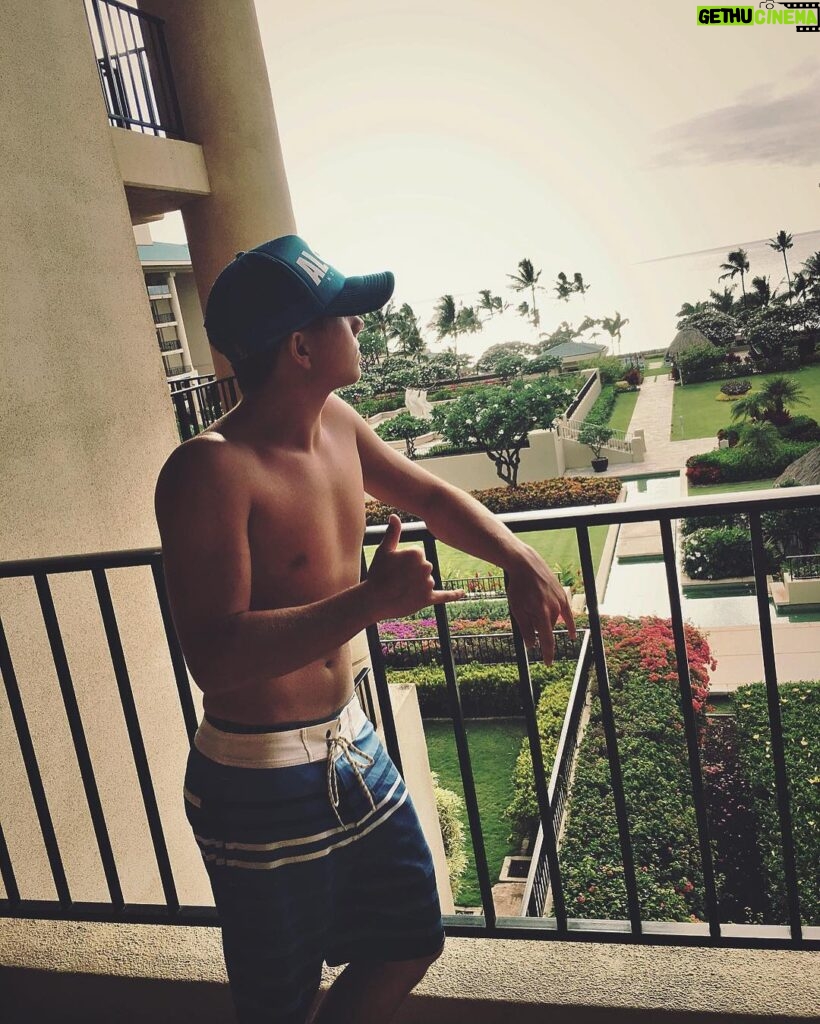 Bradley Steven Perry Instagram - Room with a view (part 2) #maui
