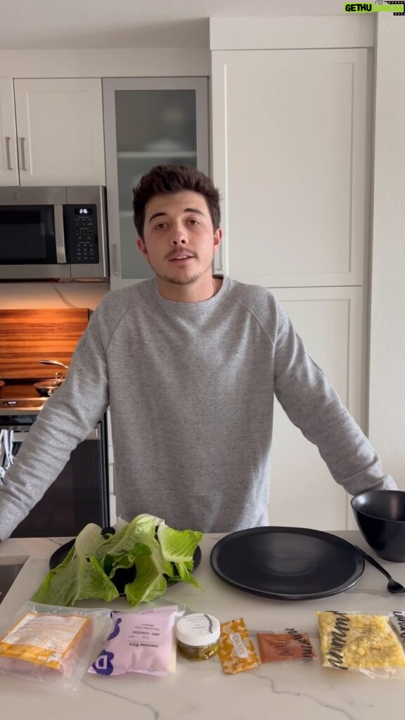 Bradley Steven Perry Instagram - Use my code BRADLEY to get your plate for $2.99! @dinnerly helping me make sure the crew is fed on shoot days #dinnerly