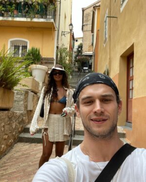 Brandon Flynn Instagram - A Nice dump @alishaboe