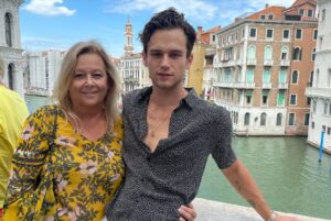 Brandon Flynn Instagram - A little Venice
Seeing Venice with my Mother in @ysl was one of the sweetest gifts life has given me.
Thank you @anthonyvaccarello @emmanueltomasini