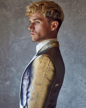Brandon Flynn Instagram - So thrilled to be featured on one of the Autumn 2020 digital covers of @theglassmagazine, alongside Anthony Mackie (@anthonymackie) Paapa Essiedu (@pessiedu), and Kailand Morris (@kailandmorris )

 Grateful that I got to be a part of three amazing projects that all came out in this messed up year... we all deserve to embrace joy and I always hope to be a part of that in what I do. 

Photographer: @ssam_kim
Stylist: @avoyermagyan
Grooming: @hairbyjohnd

Interview: @adina0ilie
EIC: mscarolinesimpson
