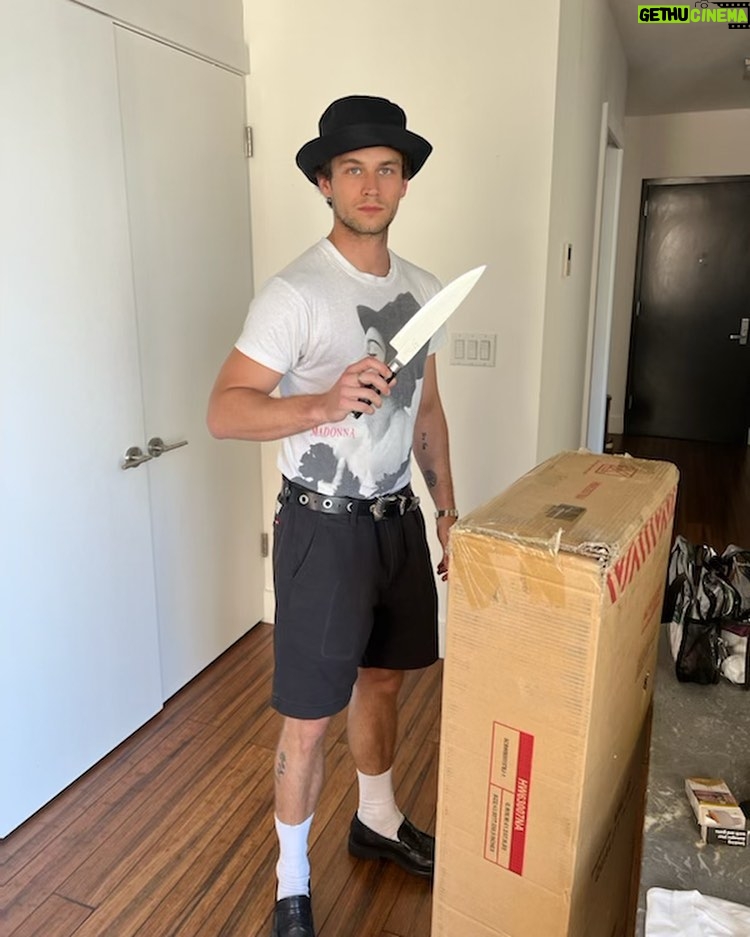 Brandon Flynn Instagram - Open your heart to me, bae B