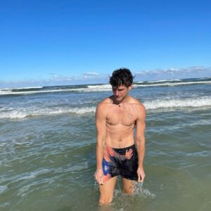 Brandon Flynn Instagram - Another year sober 🫣❤️