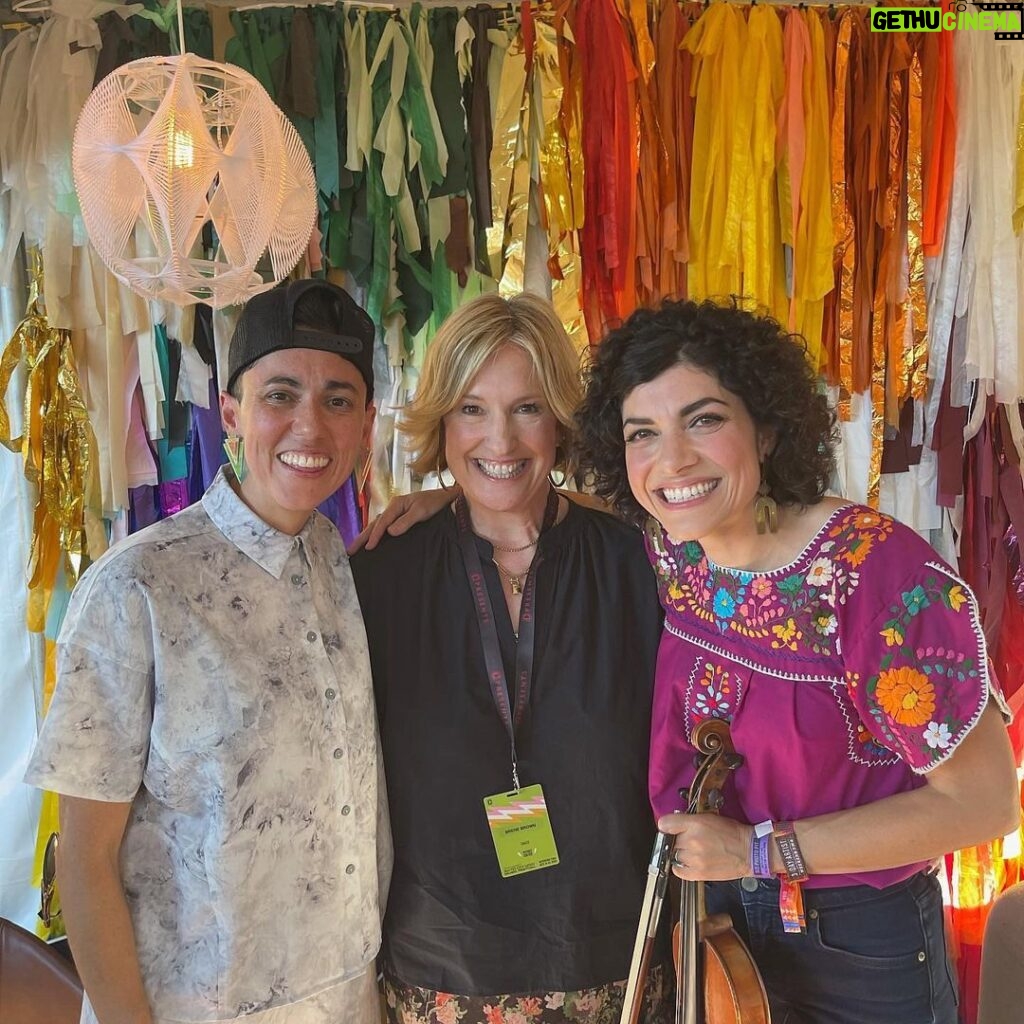 Brené Brown Instagram - Thank you to @mrbrettgoldstein and @aclfestival for making Saturday night so fun! ⁣ ⁣ Thank you to @ginachavez and @carrierockriguez for not only singing the podcast music live, but writing and singing our introductions. Y’all are amazing. ❤️⁣ ⁣ Brett came to the lake with us on Sunday. We went swimming and Charlie was his partner for tubing. The water was rough and they caught a lot of air. I asked Charlie if he learned any new language. He just smiled: Nope. Just a different accent. 😉⁣ ⁣ Stay tuned to hear our convo on Unlocking Us!