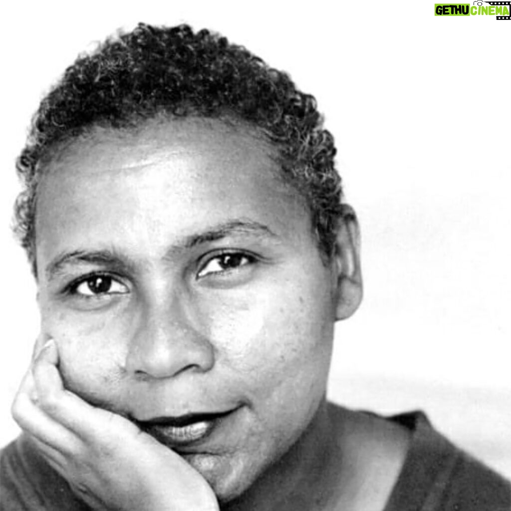 Brené Brown Instagram - My heart feels broken. bell hooks changed my life in countless ways. I once wrote that her work is responsible for 90% of the stretch marks on my heart and my mind. I slept with “Teaching to Transgress” next to me when I was a brand-new professor. I was so afraid of the classroom that I needed her constant reminder of education as liberation. It had to be an honest space and that meant uncomfortable. I bought copies of “All About Love” for our facilitators as a reminder of how a love ethic needs to guide our work—and not a soft, safe love but a fierce love in the face of the lovelessness of sexism, classism, white supremacy, and the other systems that dehumanize people and belittle love. She was scheduled to be our first podcast guest on “Unlocking Us.” I couldn’t believe it! Barrett and I were going to fly to her sister’s house to record it. Then COVID hit and it never happened. It never happened. To @yabablay and @taranajaneen and @lavernecox and @austinchanning—can we please NEVER stop these conversations: “Which one of bell hooks’ book is that quote in . . . remember when bell hooks said . . . what about when she challenged . . . man, I don’t know the answer, but her question gutted me.” So much grief. So much gratitude.