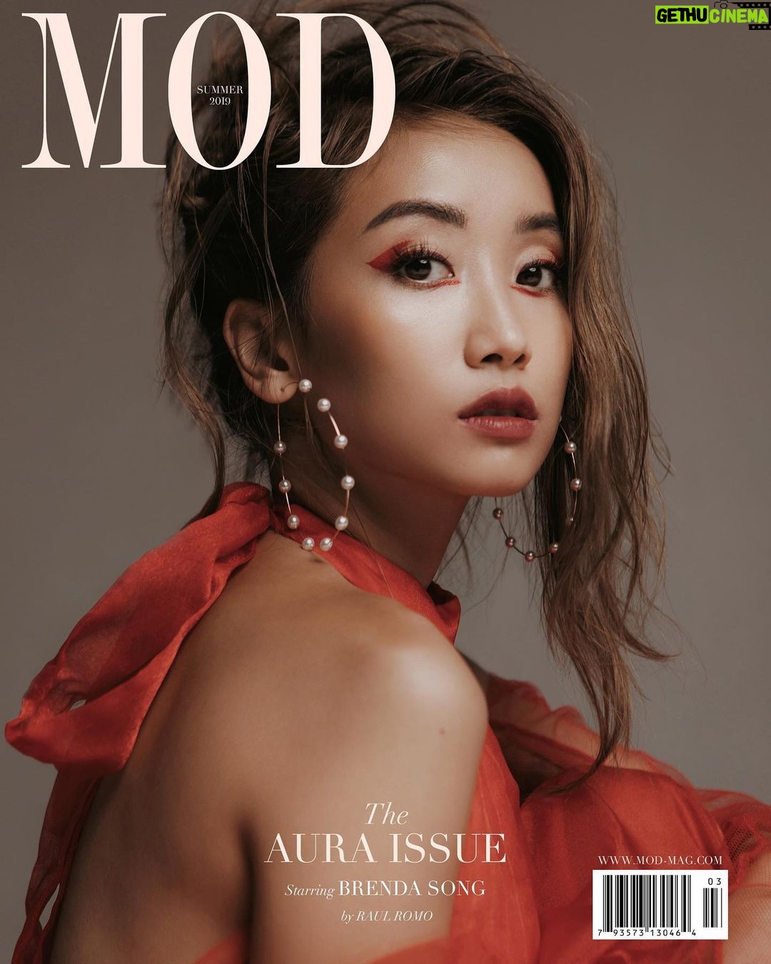 Brenda Song Instagram - Excited to share my covers of @modmagazine !! Thank you to this entire team for killing it!! Which cover do you guys like best??? Photographer: @raulromo • Stylist: @katieqian • Hair styling: @tanyastinehair • Makeup: @kristeeliu • cut & color: @annaleefiorino