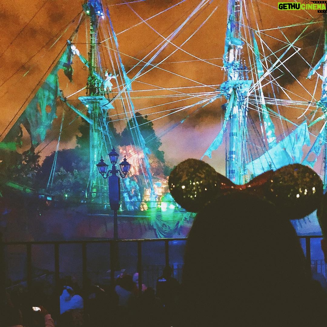 Brenda Song Instagram - This is 31! Had the best time celebrating my birthday at @disneyland ! Thank you for taking such good care of us! There’s no where else I’d rather be on my birthday than the happiest place on earth. Disneyland