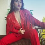 Brenna D'Amico Instagram - #tb to a FaceTime photo shoot♥️ 📸 @lcleilani 👗@sykesvintage