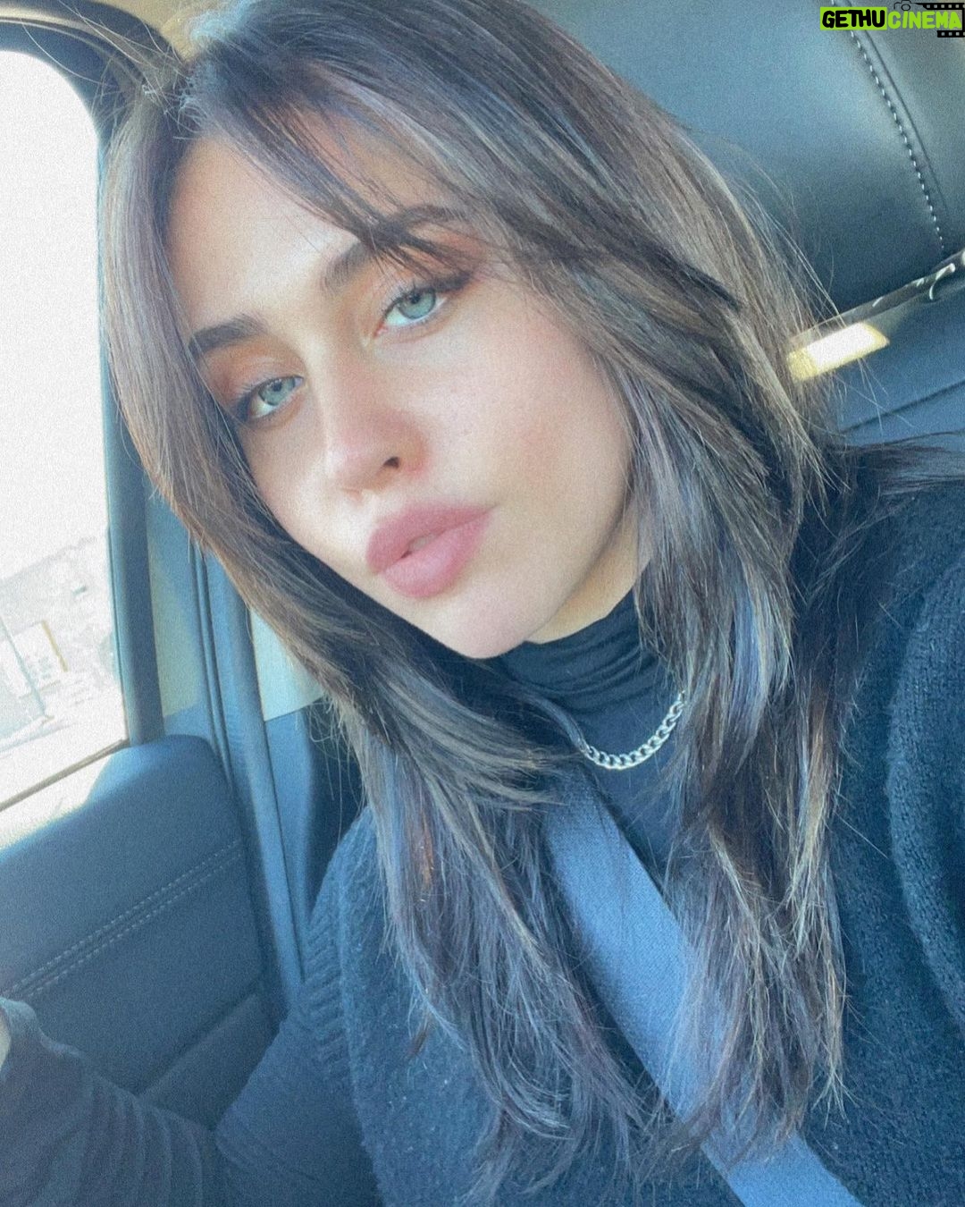 Brenna D'Amico Instagram - Thank you @shiannrichellehair for my cut and colorrrrrđź–¤