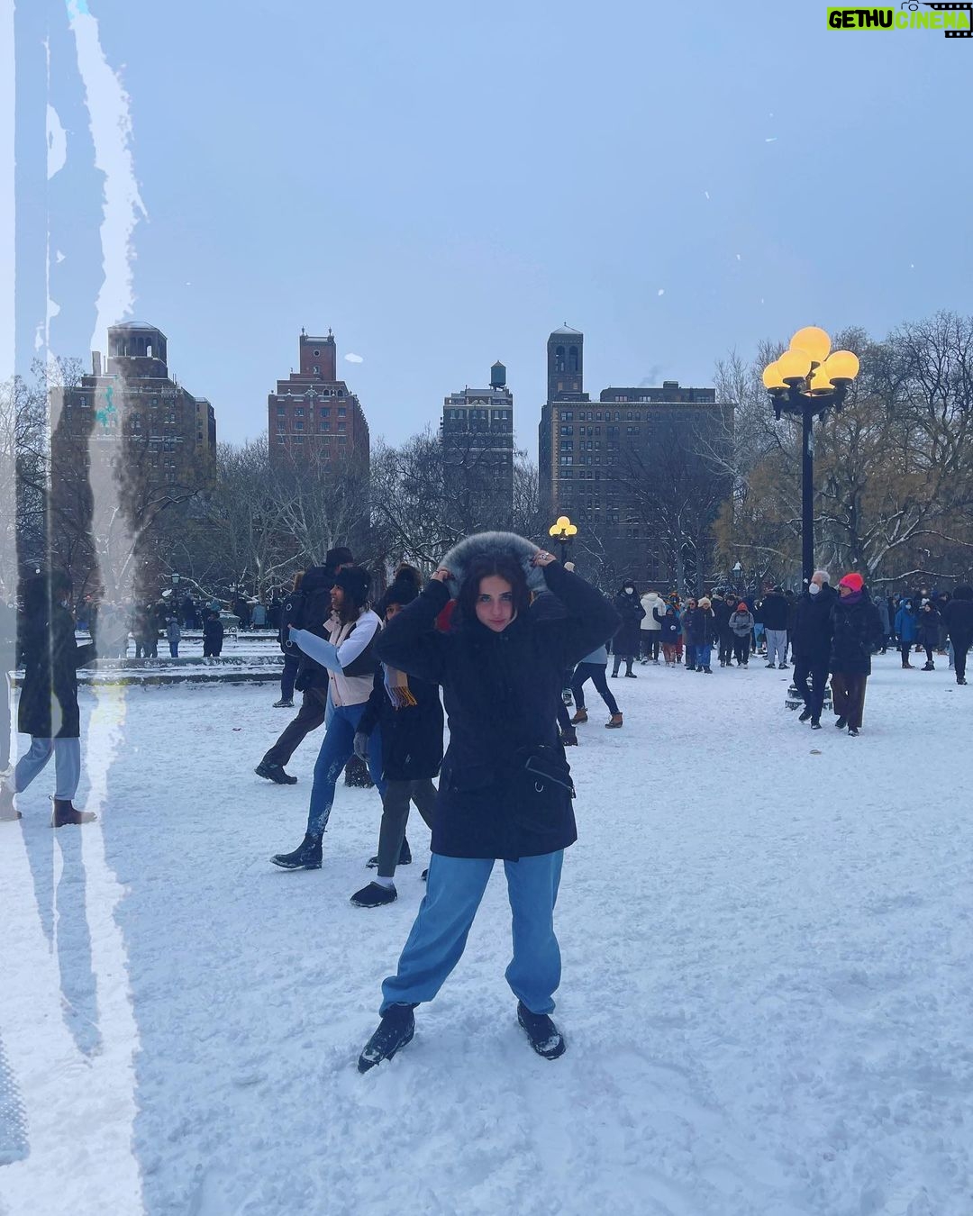 Brenna D'Amico Instagram - SNOWBALL FIGHHTTT!! #snow #nyc #yay Washington Square Park