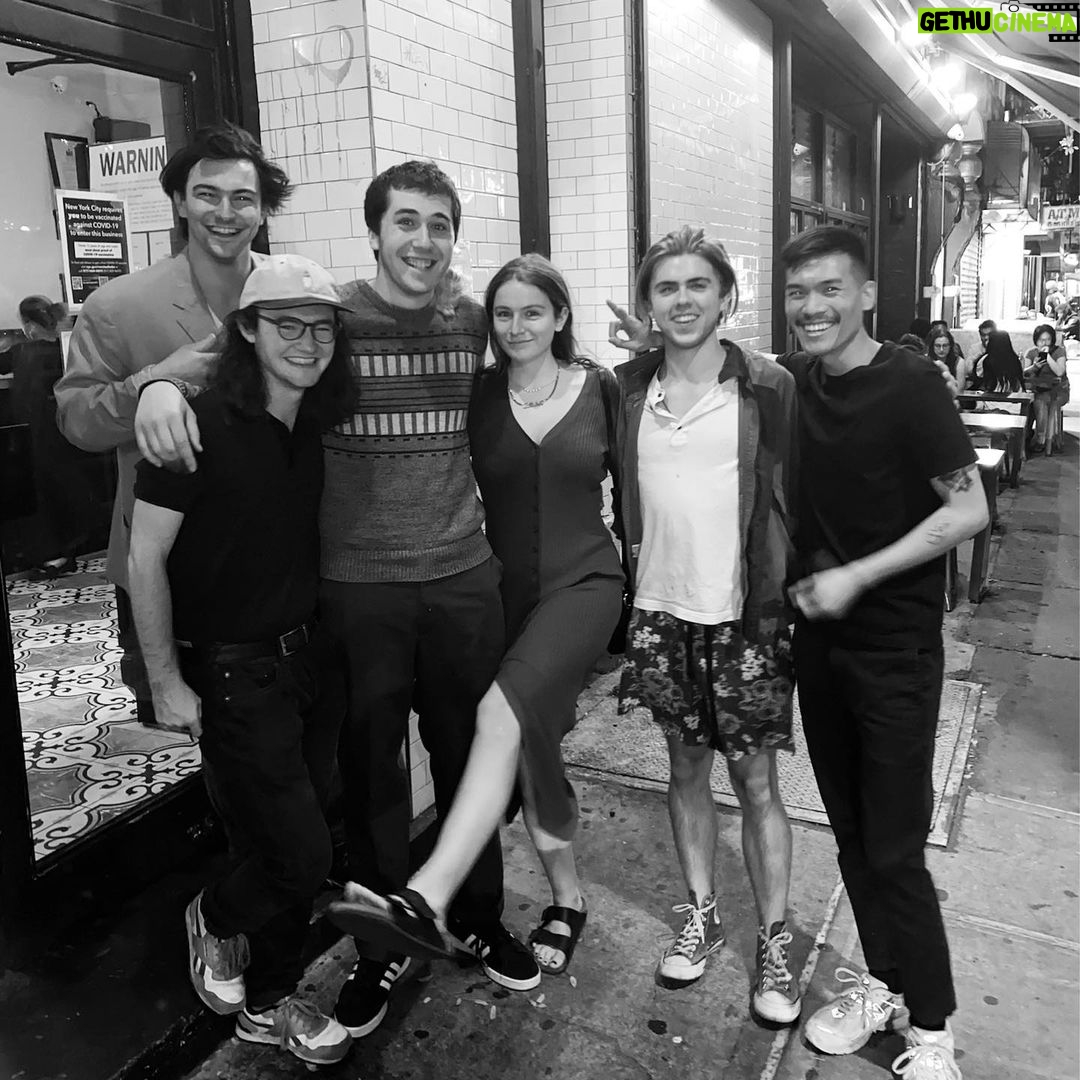Brenna D'Amico Instagram - Happy. #nyc #manhattan