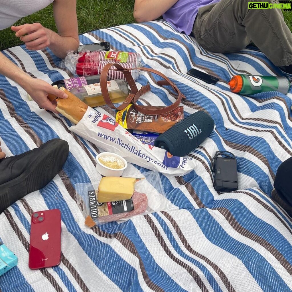 Brenna D'Amico Instagram - #tb to this lovely Central Park picnic with the obvious essentials