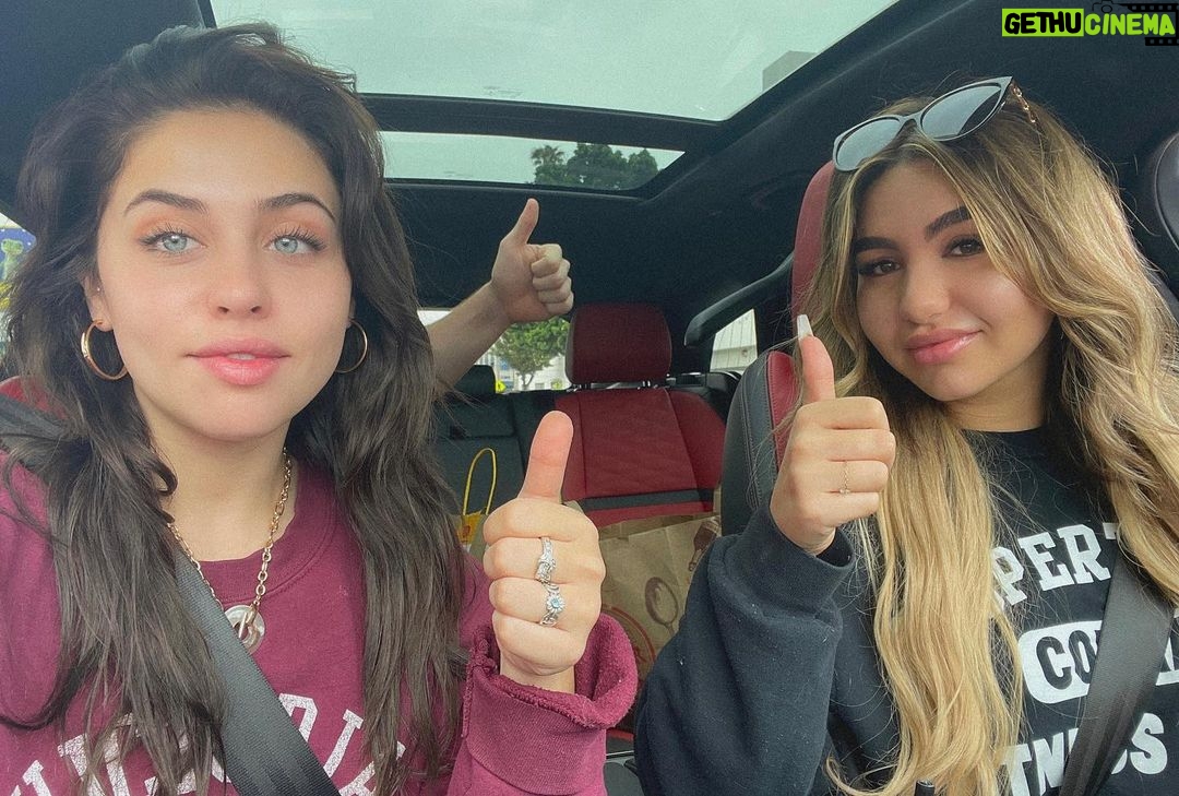 Brenna D'Amico Instagram - Hey there!¡ Just your fav trio giving you a thumbs up & letting you know you’re doing GREAT and we love you ♥️😂🤪👍 #thumbsup #weloveyou #livelaughlove