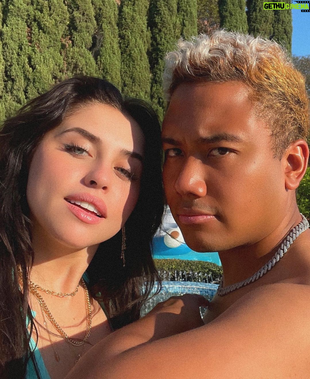 Brenna D'Amico Instagram - Not long ago🤪 #dump #livelaughlove