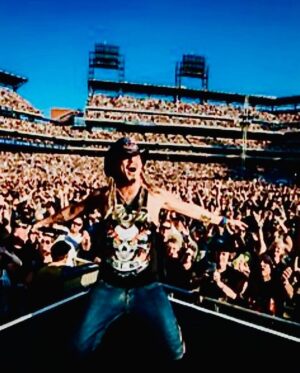Brian Quinn Instagram - Cincinnati!!! Tonight my boy @therealmurr and I will be introducing @poison as they take the stage!  Come out to the Great America Ballpark this evening and rock out with us. 
Last time I hung with @bretmichaelsofficial he brought me up on stage to sing with him. Fingers crossed!