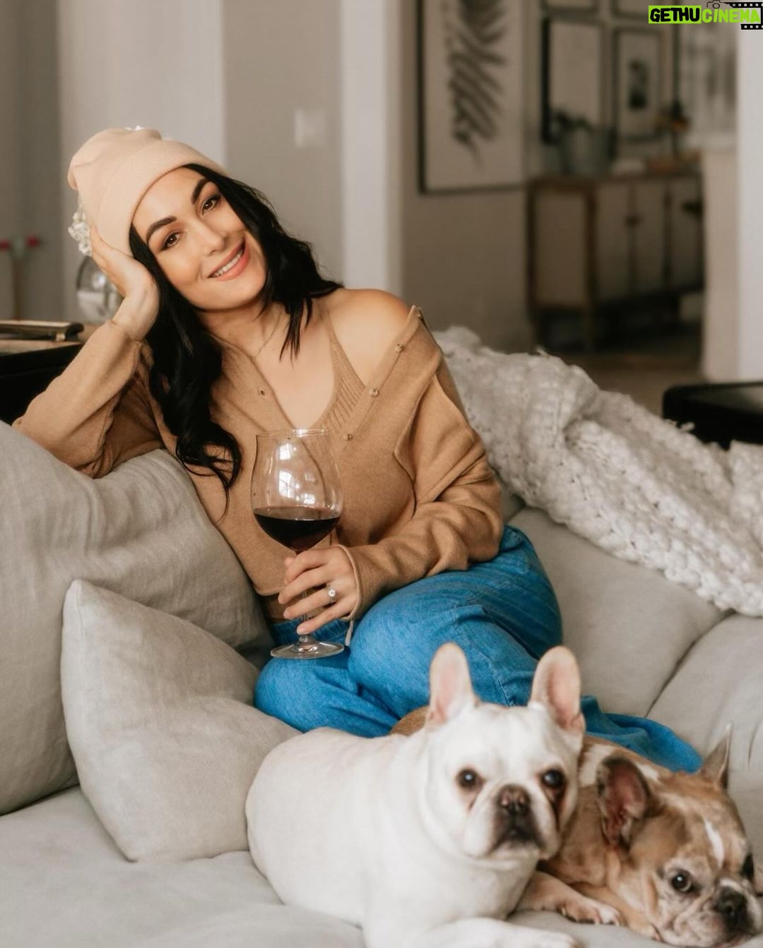 Brie Garcia Instagram - Cozy night-in vibes please ❤️ @bonitabonitawine