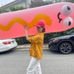 Brie Larson Instagram - I’m late to post about the 2nd annual family Hot Dog Festival (yes this is a real thing!!!). It is one of the greatest days of the year - because it means lot of dogs with @potatorolls bun!! Now tell me… What toppings are you going with? 🌭