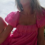 Brie Larson Instagram - 💞🌸🦩👛👚