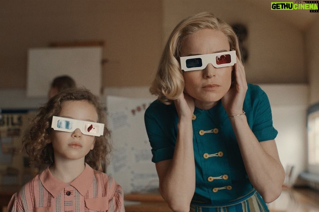Brie Larson Instagram - She’s early! The finale of Lessons in Chemistry is now streaming on @appletv, just in time for your holiday weekend 🤍 This show, this story, this character… have all meant so much to me. Thank you, @bonnie_garmus_author and thank you, Elizabeth Zott