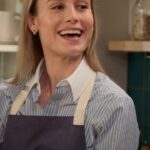 Brie Larson Instagram - Is a hot dog a sandwich? 🌭 One of the most important questions made it to the Lessons in Chemistry crew. Are you ready for episode 7 this week?