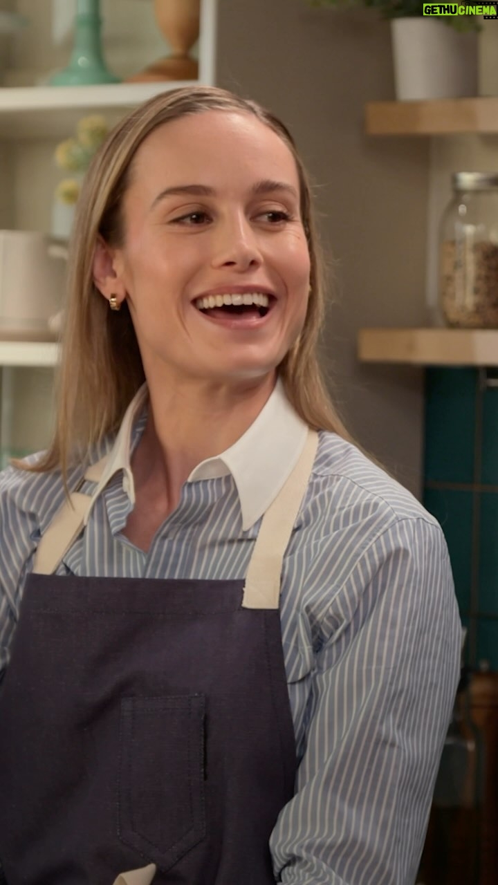 Brie Larson Instagram - Is a hot dog a sandwich? 🌠One of the most important questions made it to the Lessons in Chemistry crew. Are you ready for episode 7 this week?