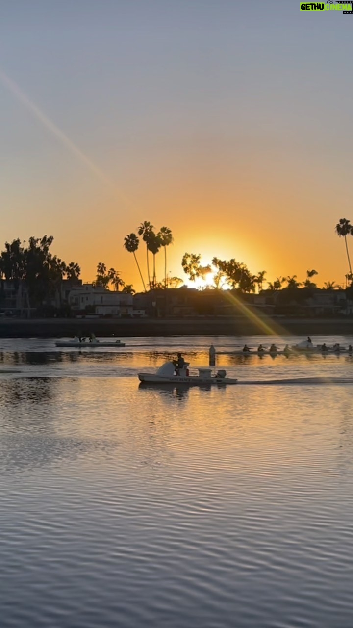 Brie Larson Instagram - sunset during my rowing lesson ♥️