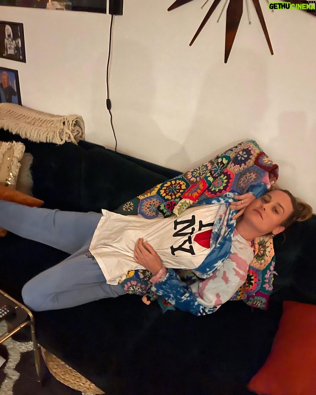Brie Larson Instagram - Don’t forget to send love to yourself too on #ValentinesDay ❤️