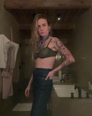 Brie Larson Instagram - What it’s like you’ve never seen temporary tattoos before!