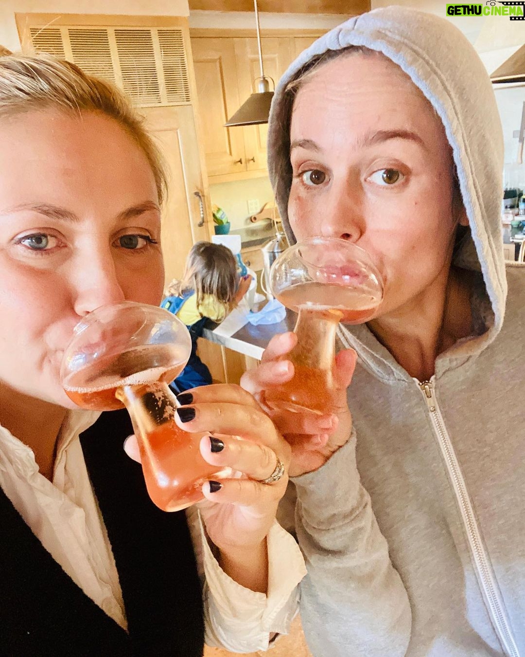Brie Larson Instagram - Starting the new year off strong
