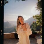 Brie Larson Instagram - up with the sun ☀️