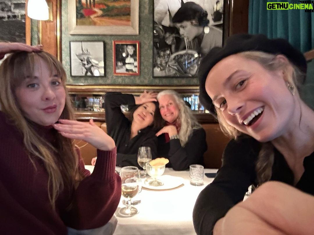 Brie Larson Instagram - Happy Galentine’s to my besties 💕