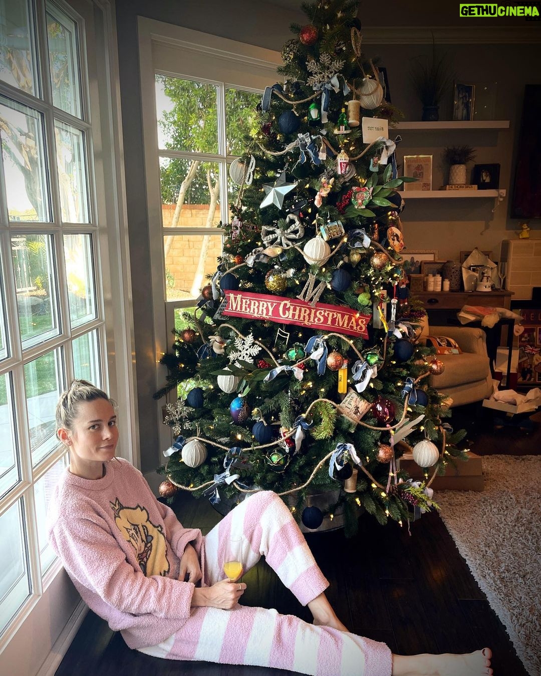Brie Larson Instagram - Loved my time home for the holidays