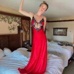 Brie Larson Instagram – Taller than anticipated