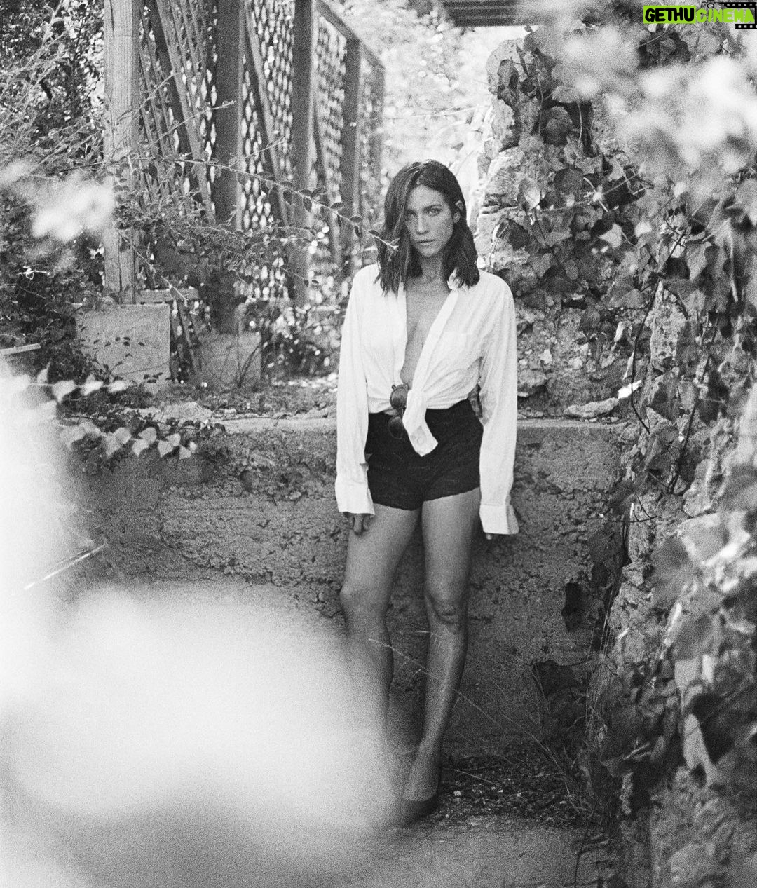 Brittany Snow Instagram - Mentally here in this Jean-Luc Godard movie with fewer jump cuts & cigarettes @laurenwithrow