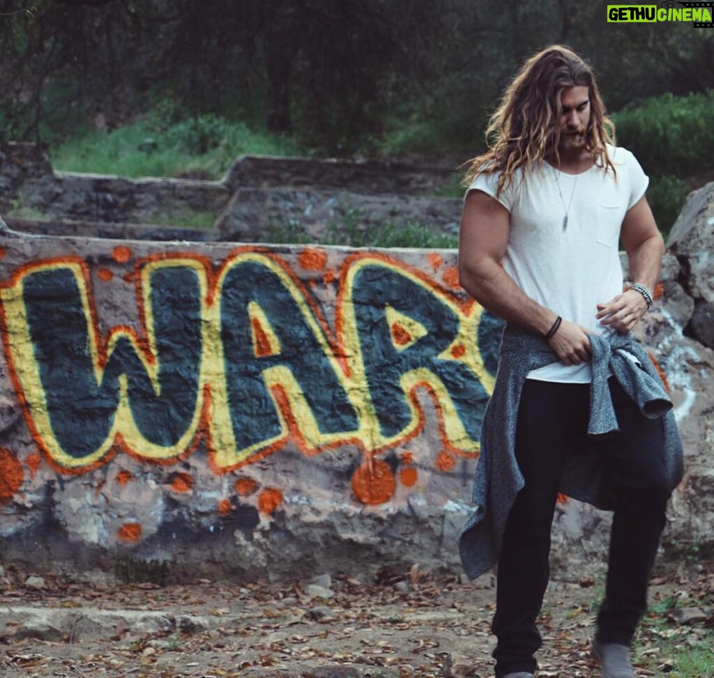 Brock O'Hurn Instagram - You've heard it before and I'll say it again.. Make Love Not War ❤️🌍