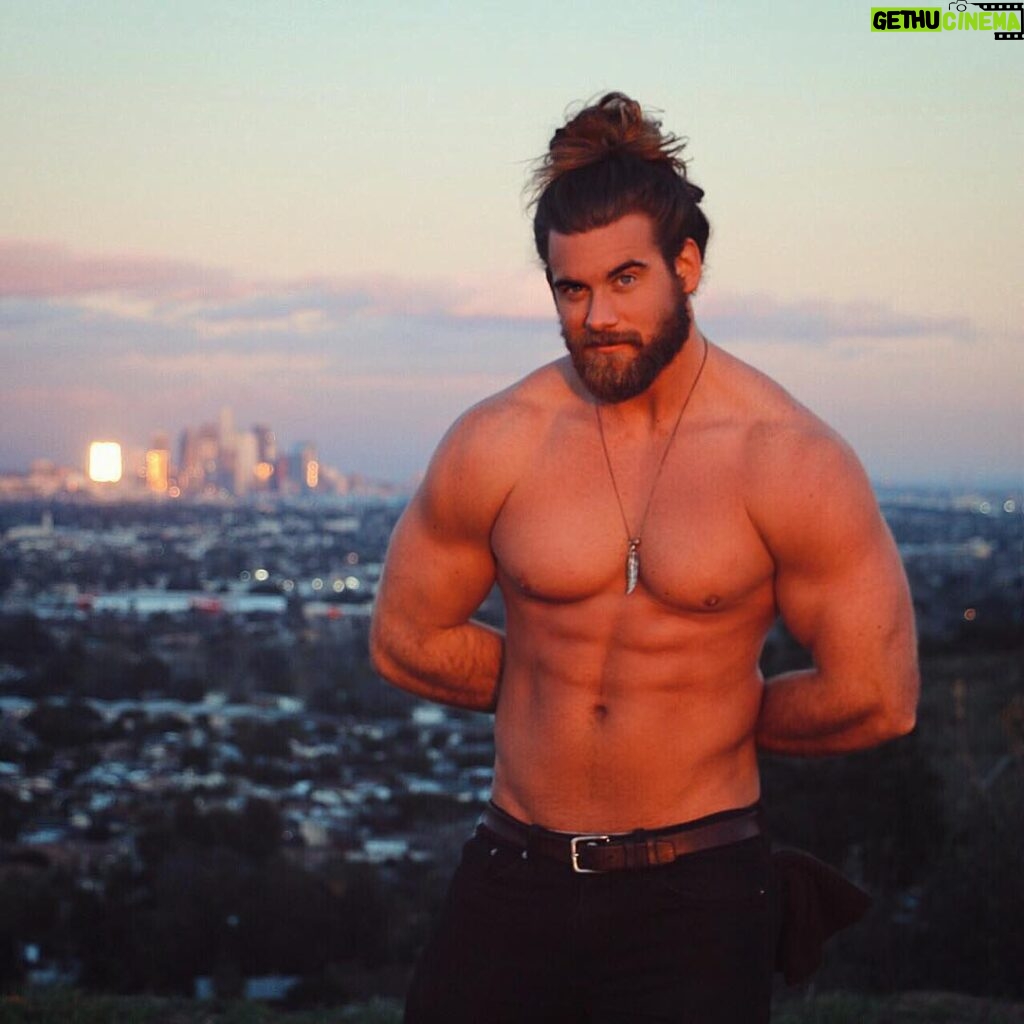 Brock O'Hurn Instagram - A little tied up at the moment.. I'll be headed to the gym at 6am if anyone wants to join. #DreamChasin Goodnight 🌍