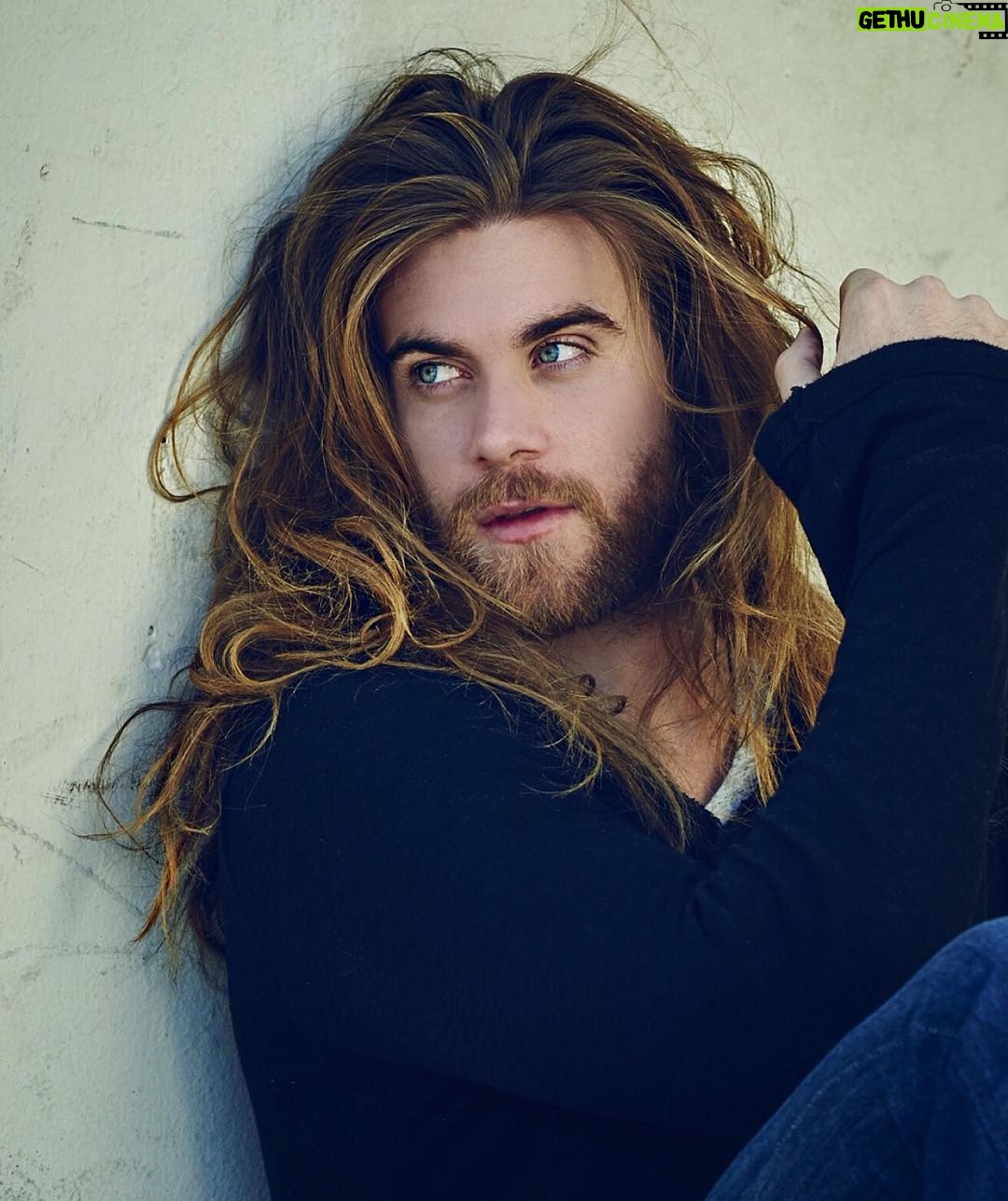 Brock O'Hurn - 104.2K Likes - All I can think to caption this is.. "Waitin' on that food like 👀" Haha anyways, time for me to go grub!
Hope you're having a great day!